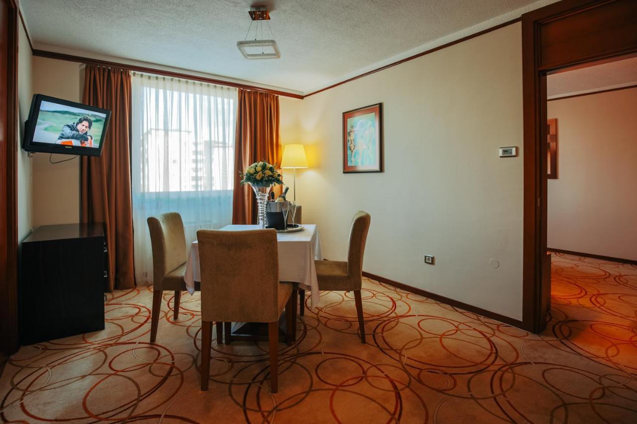 Grand Hotel Тузла Экстерьер фото